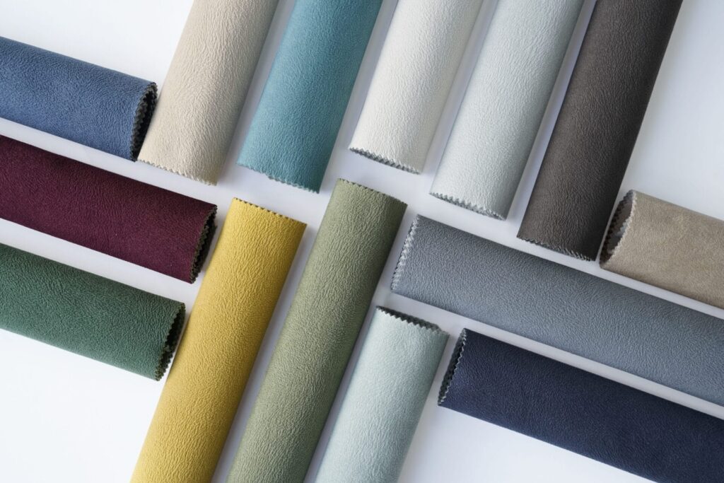 أنواع أقمشة تنجيد انتريهات مودرن، وكيفية اختيارها! 